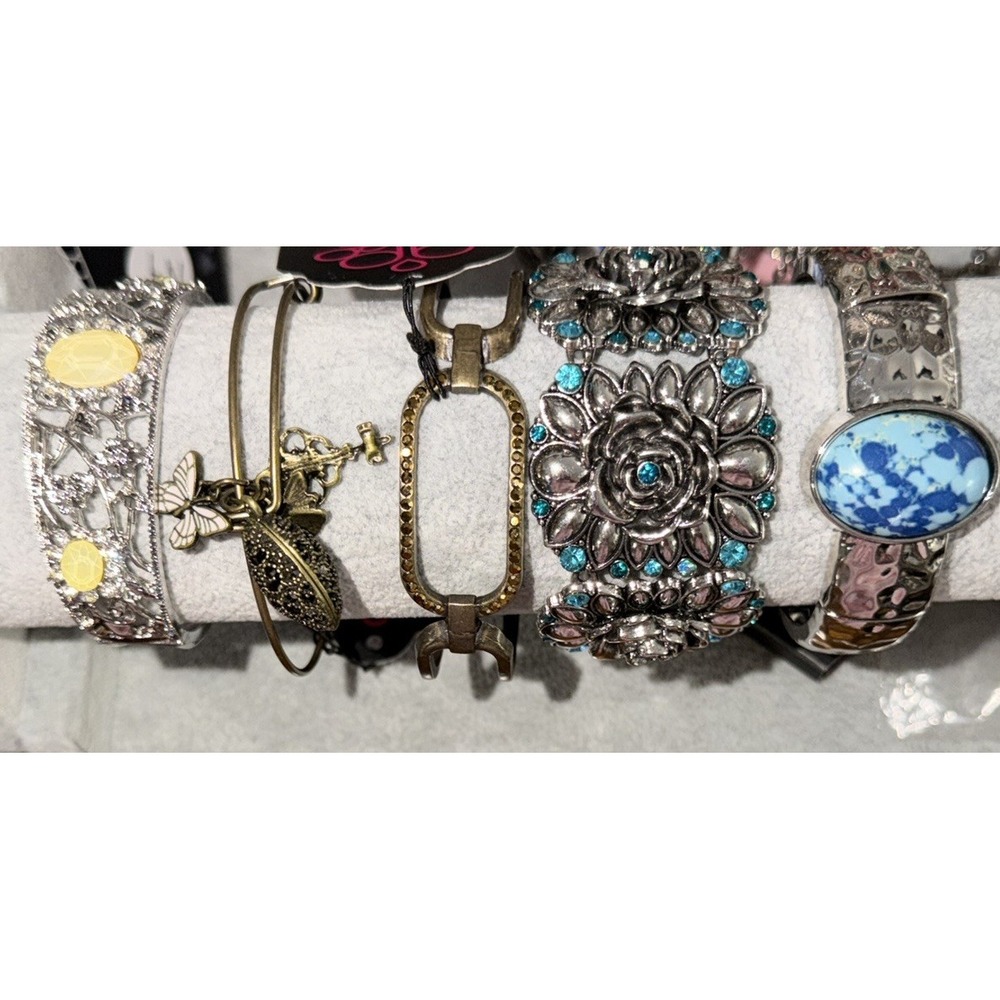 Paparazzi NEW Lot 5 Braclets Multicolor and Styles.
